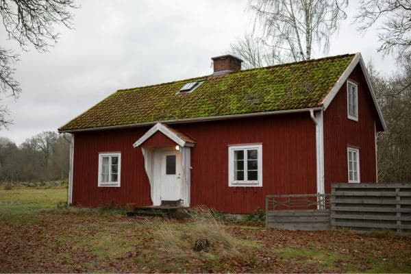 Before: Before and after full property cleaning in Ferndale